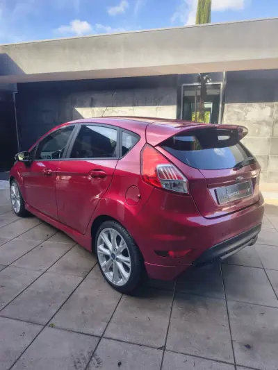 Ford Fiesta 2017 - 10750 EUR, 128000 km - AUTO.MOTO.pt - 128000km - foto 4 de 23