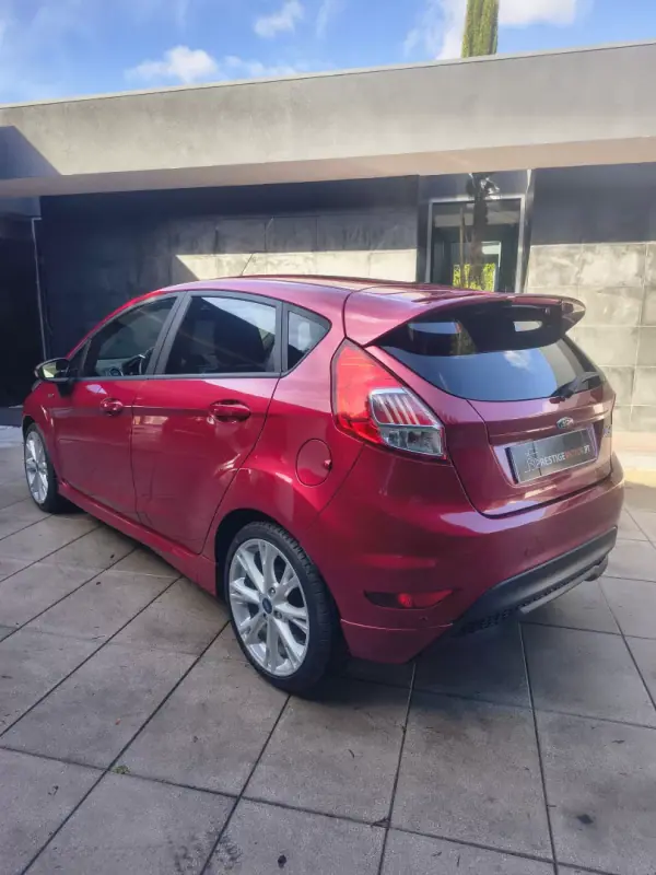 Ford Fiesta 2017 - 10750 EUR, 128000 km - AUTO.MOTO.pt - 128000km - foto 4 de 23