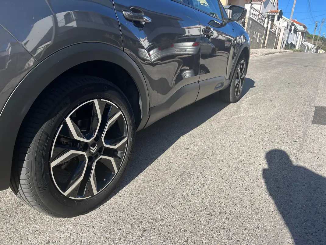 Citroën e-C4 2023 - 20990 EUR, 18450 km - 18450km - foto 7 de 13