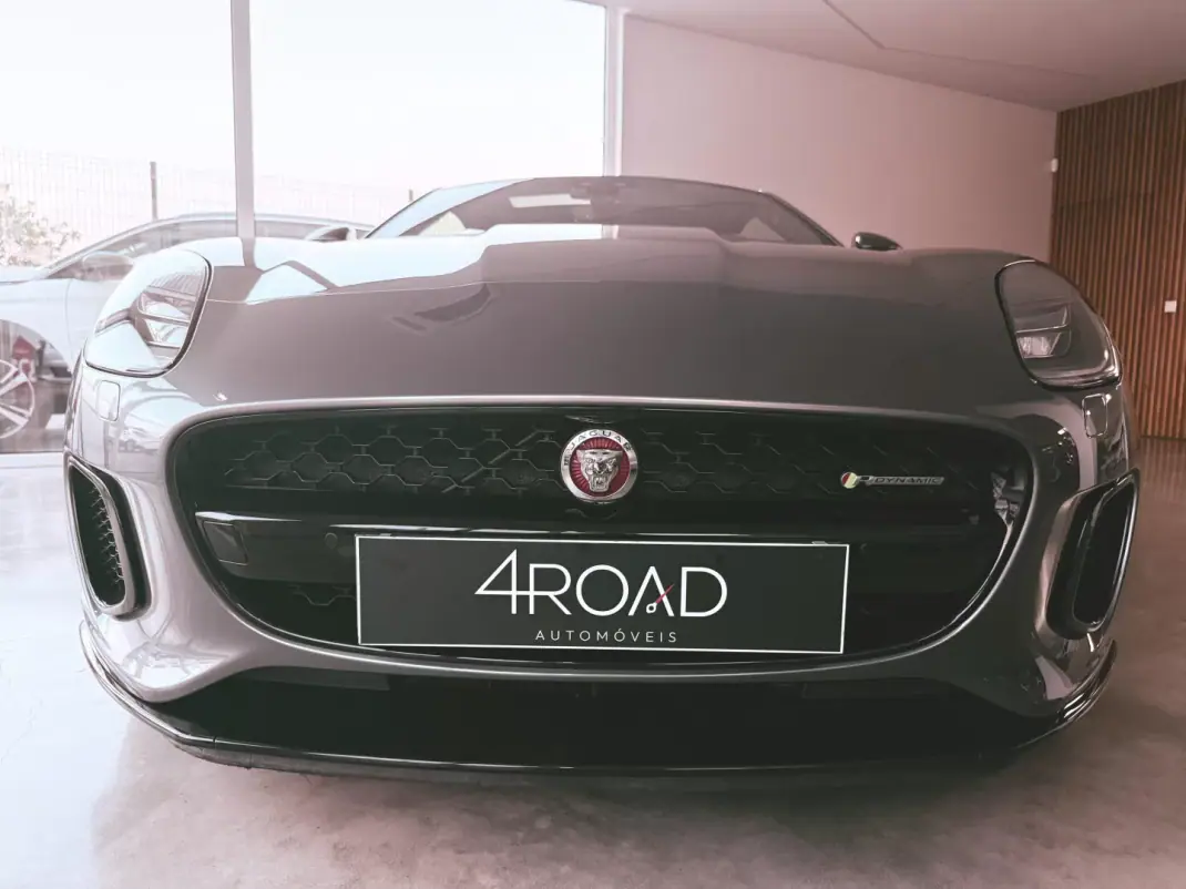 Jaguar F-Type 2018 - 46000 EUR, 64300 km - AUTO.MOTO.pt - 64300km - foto 34 de 135