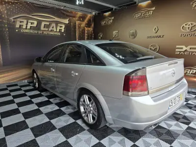 Opel Vectra 2004 - 4750 EUR, 310000 km - AUTO.MOTO.pt - 310000km - foto 9 de 16