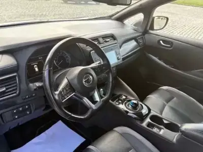 Nissan Leaf 2018 - 13999 EUR, 69000 km - AUTO.MOTO.pt - 69000km - foto 10 de 30