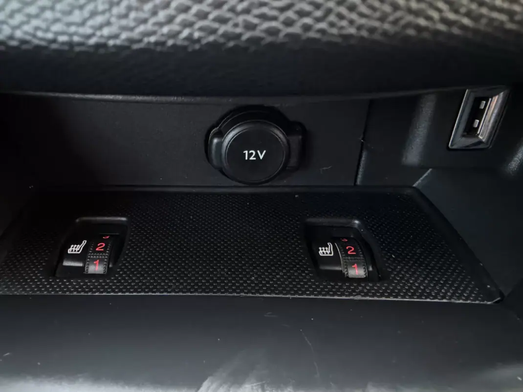 Peugeot 308 SW 2020 - 12990 EUR, 135191 km - AUTO.MOTO.pt - 135191km - foto 13 de 21