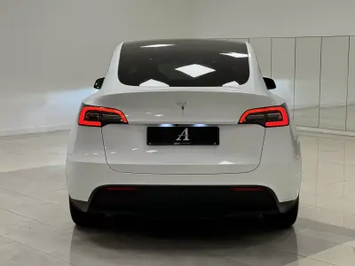 Tesla Model Y 2022 - 34890 EUR, 49800 km - AUTO.MOTO.pt - 49800km - foto 12 de 32