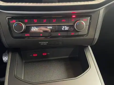 SEAT Ibiza 2024 - 17999 EUR, 1000 km - AUTO.MOTO.pt - 1000km - foto 33 de 40