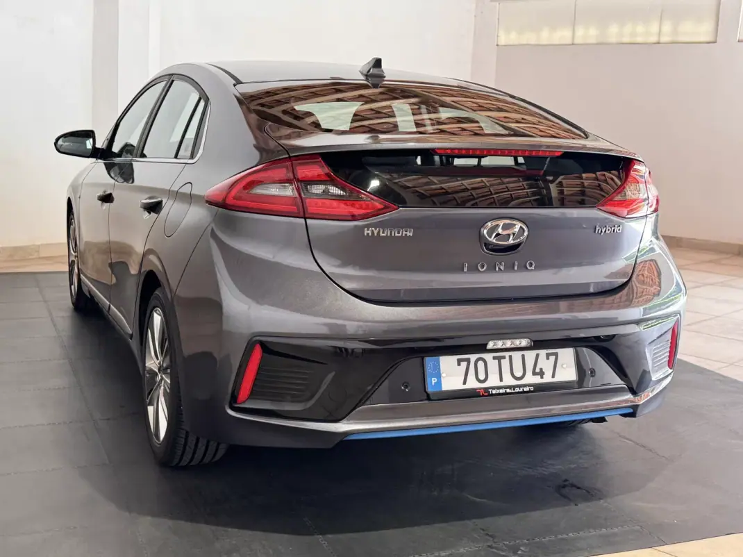 Hyundai Ioniq 2017 - 13250 EUR, 88000 km - AUTO.MOTO.pt - 88000km - foto 7 de 23