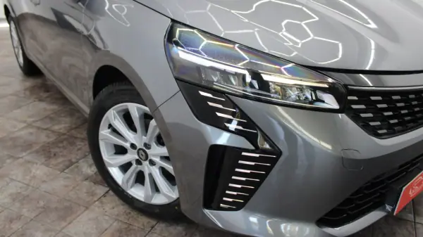 Renault Clio 2024 — photo 3 of 20