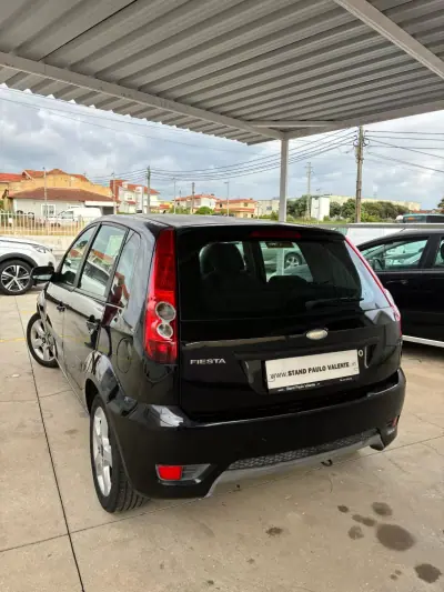 Ford Fiesta 2008 - 3250 EUR, 224000 km - AUTO.MOTO.pt - 224000km - foto 4 de 21