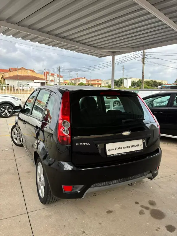 Ford Fiesta 2008 - 3250 EUR, 224000 km - AUTO.MOTO.pt - 224000km - foto 4 de 21