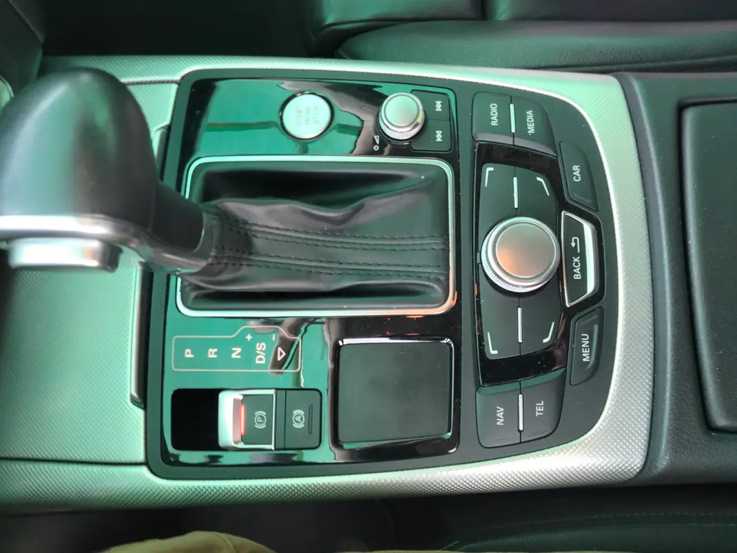 Audi A6 2013 - 11300 EUR, 242000 km - AUTO.MOTO.pt - 242000km - foto 2 de 11