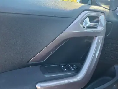 Peugeot 2008 2015 — foto 6 de 20
