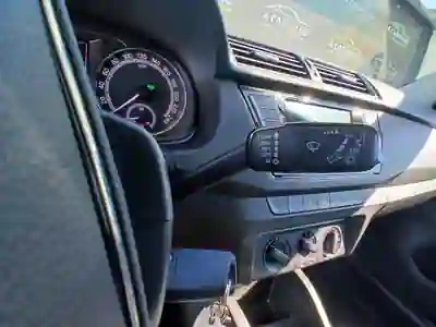 Skoda Fabia 2021 — foto 6 de 15