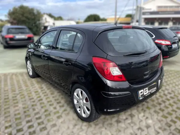 Opel Corsa 2010 - 6900 EUR, 207650 km - AUTO.MOTO.pt - 207650km - foto 4 de 6