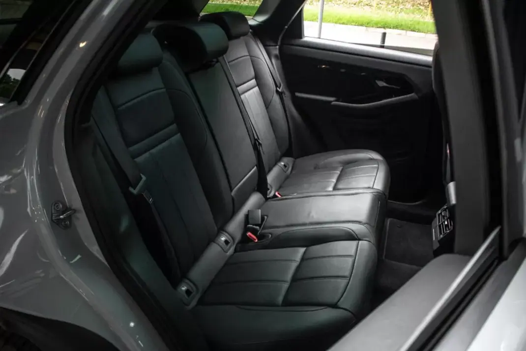 Land Rover Range Rover Evoque 2025 - 48990 EUR, 16300 km - 16300km - foto 28 de 39