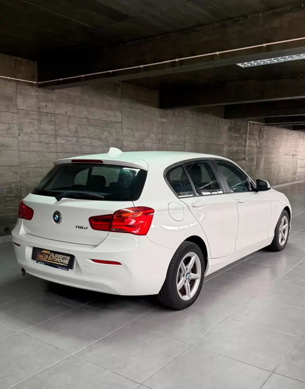 BMW 116 2017 - 17350 EUR, 140000 km - AUTO.MOTO.pt - 140000km - foto 5 de 17