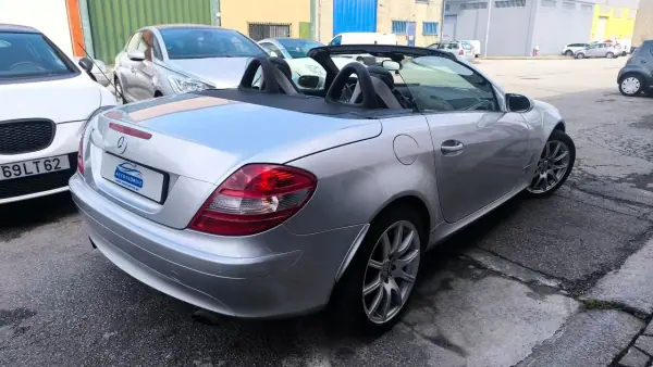 Mercedes-Benz SLK 200 2005 - 12800 EUR, 175000 km - AUTO.MOTO.pt - 175000km - foto 16 de 19