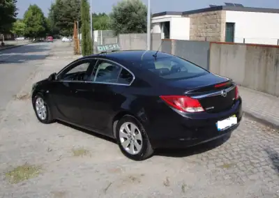 Opel Insignia 2012 - 9500 EUR, 210000 km - AUTO.MOTO.pt - 210000km - foto 4 de 9
