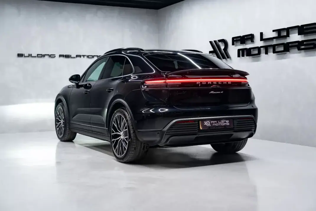 Porsche Macan 2025 - 89950 EUR, 8000 km - AUTO.MOTO.pt - 8000km - foto 10 de 57