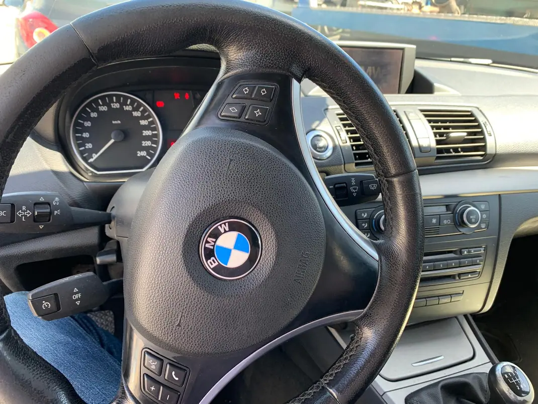 BMW 118 2007 - 5950 EUR, 305000 km - AUTO.MOTO.pt - 305000km - foto 5 de 5