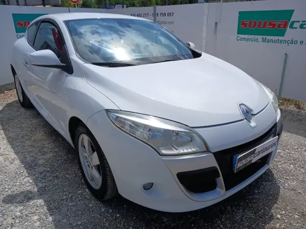 Renault Mégane Coupe 2010 - 7950 EUR, 115752 km - AUTO.MOTO.pt - 115752km - foto 6 de 25