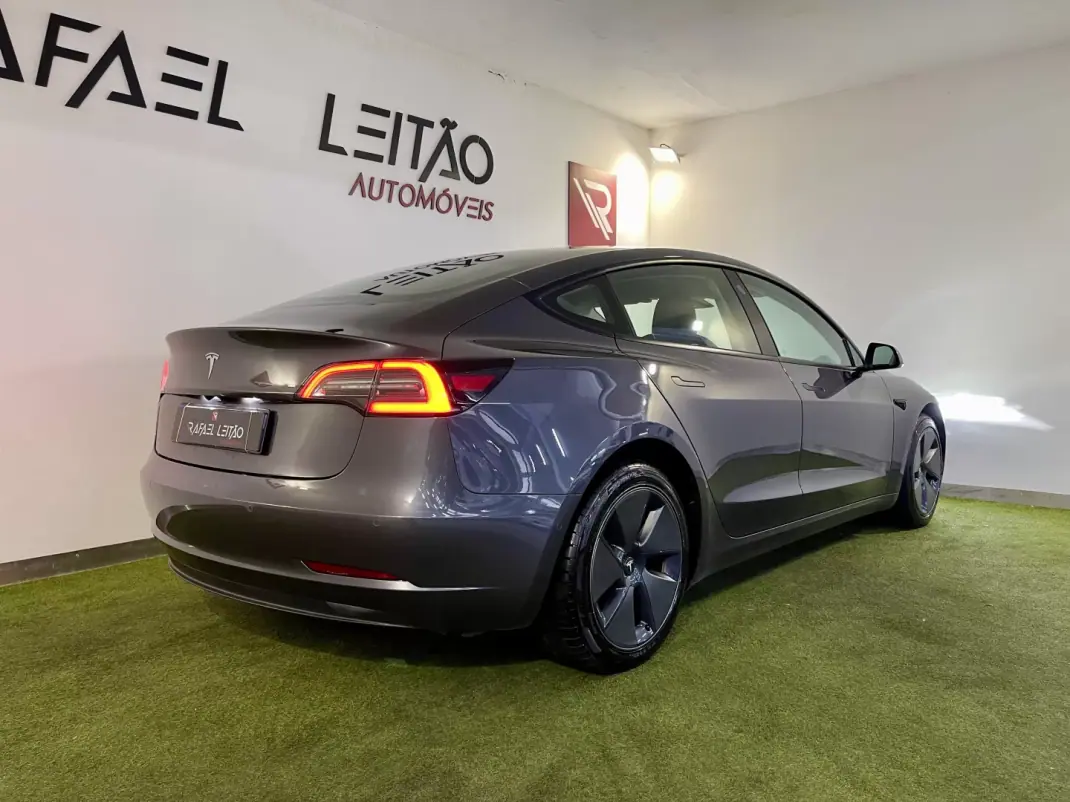 Tesla Model 3 2022 - 29500 EUR, 56000 km - AUTO.MOTO.pt - 56000km - foto 8 de 42