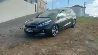 Kia Ceed SW 2016 - 9990 EUR, 135800 km - AUTO.MOTO.pt - 135800km - foto 2 de 15