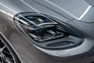 Porsche Panamera Sport Turismo 2018 - 69950 EUR, 133000 km - AUTO.MOTO.pt - 133000km - foto 6 de 60