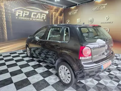 Volkswagen Polo 2008 - 5900 EUR, 155000 km - AUTO.MOTO.pt - 155000km - foto 10 de 16