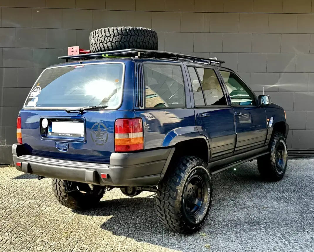 Jeep Grand Cherokee 1997 - 8999 EUR, 196000 km - AUTO.MOTO.pt - 196000km - foto 4 de 22