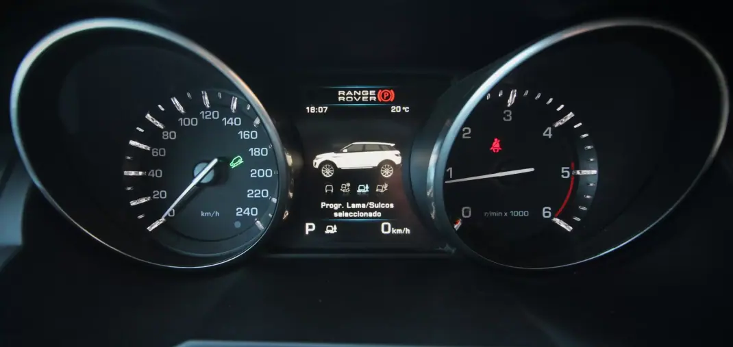 Land Rover Range Rover Evoque 2013 - 18990 EUR, 209500 km - AUTO.MOTO.pt - 209500km - foto 19 de 50