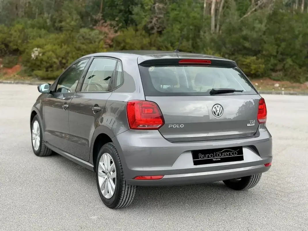 Volkswagen Polo 2017 - 10900 EUR, 152200 km - AUTO.MOTO.pt - 152200km - foto 3 de 28
