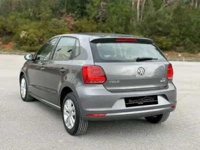 Volkswagen Polo 2017 - 10900 EUR, 152200 km - AUTO.MOTO.pt - 152200km - foto 3 de 28