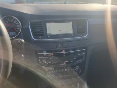 Peugeot 508 SW 2018 - 12900 EUR, 146000 km - AUTO.MOTO.pt - 146000km - foto 13 de 16