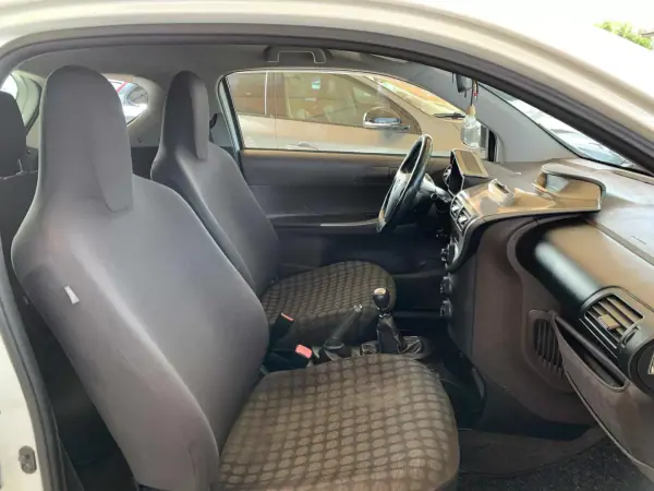 Toyota iQ 2009 - 7500 EUR, 123054 km - AUTO.MOTO.pt - 123054km - foto 22 de 22