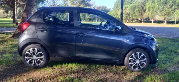 Citroën C1 2017 - 8450 EUR, 117000 km - AUTO.MOTO.pt - 117000km - foto 2 de 33