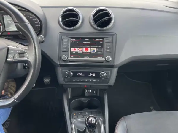 SEAT Ibiza 2016 - 11490 EUR, 123350 km - AUTO.MOTO.pt - 123350km - foto 15 de 23