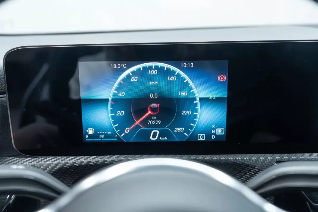 Mercedes-Benz CLA 180 2023 - 29950 EUR, 70000 km - AUTO.MOTO.pt - 70000km - foto 20 de 43