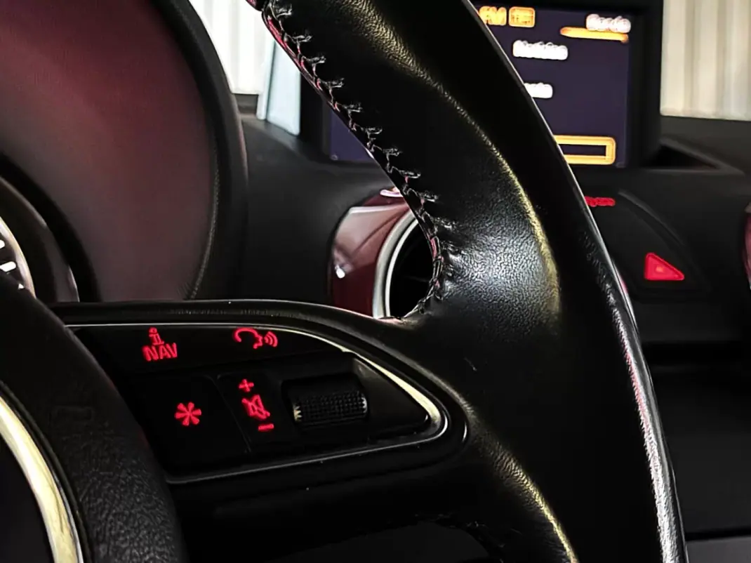 Audi A1 2011 - 9990 EUR, 218000 km - AUTO.MOTO.pt - 218000km - foto 24 de 34