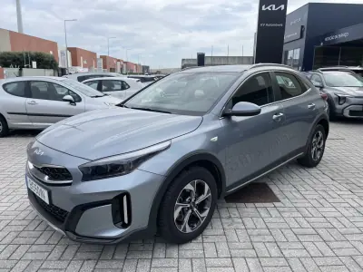 Kia XCeed 2025 - 19990 EUR, 24100 km - foto 3 de 18