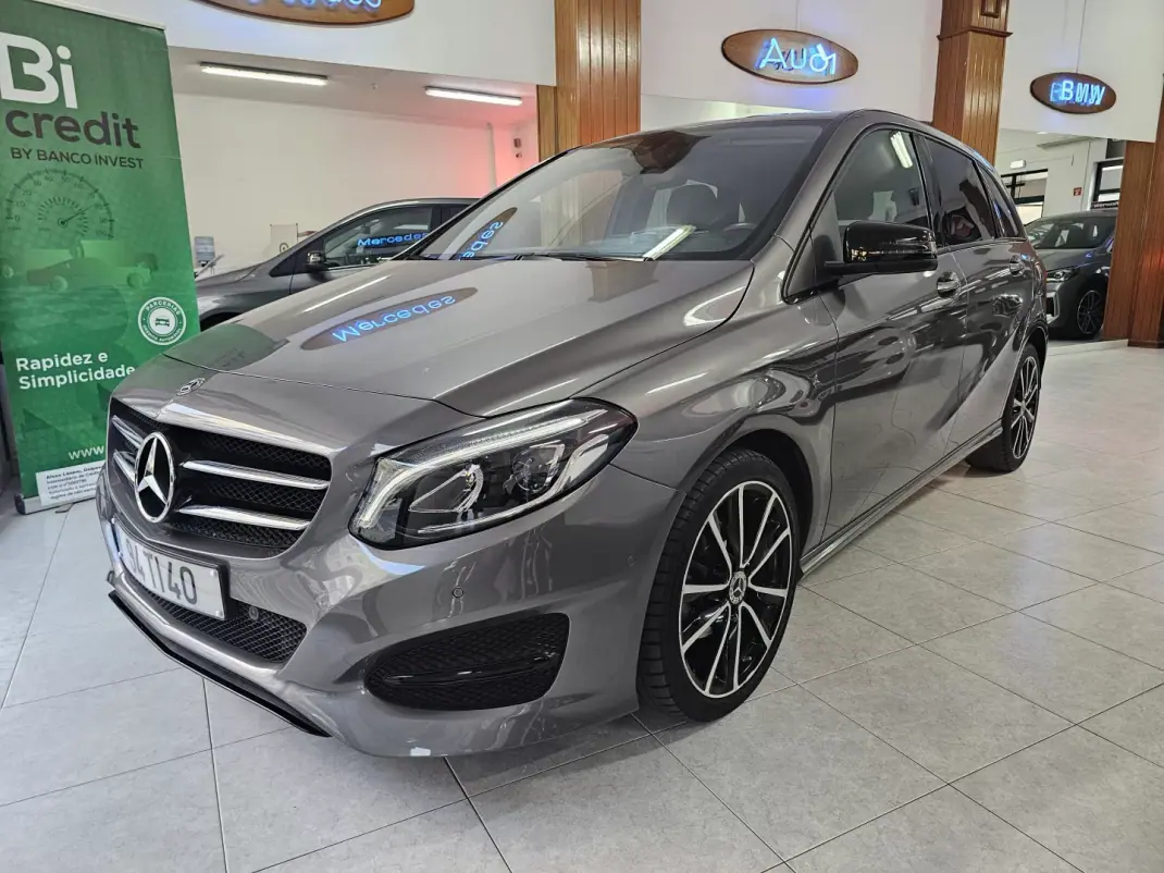 Mercedes-Benz B 180 2017 - 22500 EUR, 41938 km - AUTO.MOTO.pt - 41938km - foto 1 de 26
