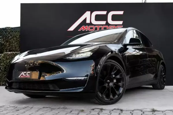 Tesla Model Y 2023 - 36990 EUR, 86000 km - AUTO.MOTO.pt - 86000km - foto 4 de 33