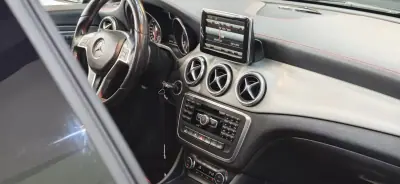 Mercedes-Benz CLA 45 AMG 2014 - 29990 EUR, 169000 km - AUTO.MOTO.pt - 169000km - foto 40 de 43