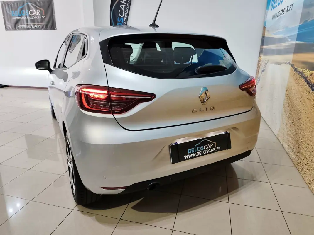 Renault Clio 2021 - 12750 EUR, 76000 km - 76000km - foto 7 de 24