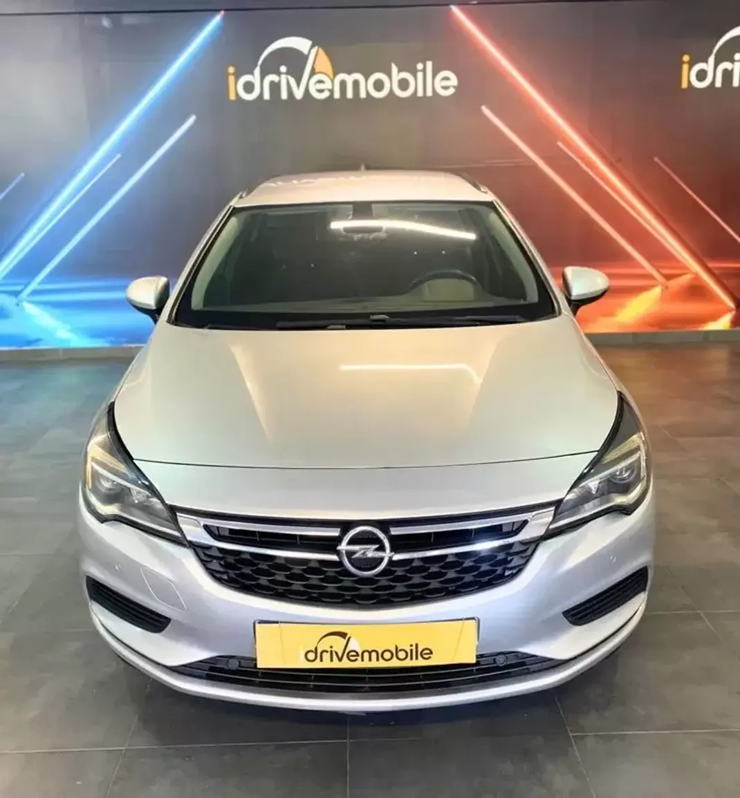 Opel Astra Sports Tourer 2018 - 8900 EUR, 209352 km - AUTO.MOTO.pt - 209352km - foto 15 de 22
