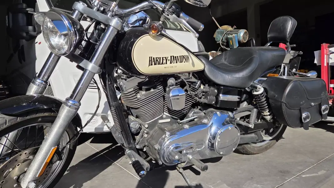 Harley-Davidson Dyna Fat Bob 2012 - 11750 EUR, 45246 km - 45246km - foto 7 de 8