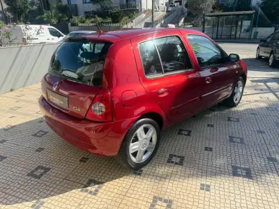 Renault Clio 2005 — photo 4 of 23