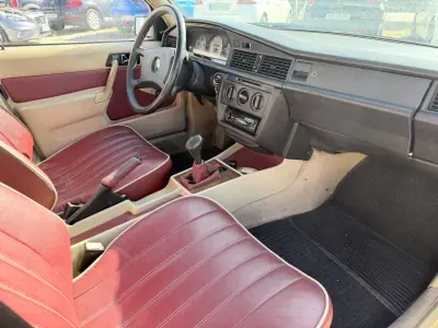 Mercedes-Benz 190 1986 — foto 6 de 13