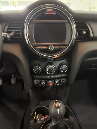 MINI Cooper 2016 - 15000 EUR, 90000 km - AUTO.MOTO.pt - 90000km - foto 9 de 12