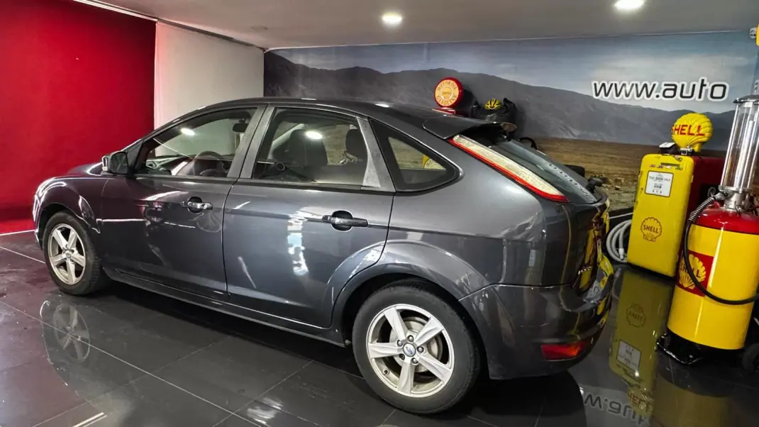 Ford Focus 2008 - 5990 EUR, 210940 km - AUTO.MOTO.pt - 210940km - foto 3 de 14