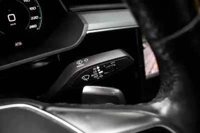 Audi Q8 e-Tron Sportback 2023 - 49900 EUR, 34353 km - AUTO.MOTO.pt - 34353km - foto 16 de 44